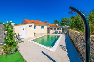 Ferienhaus Marija with private Pool