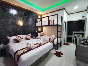 Lanta Long Beach Hostel