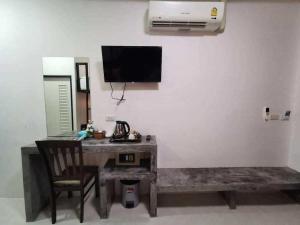 Lanta Long Beach Hostel