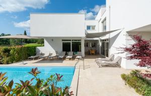 Luxury Villa Kate with pool in Zminj - 4hvězdičkové hotely ve městě Žminj