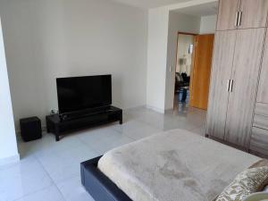 Penthouse liu east piso 35 valle oriente