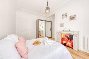 Proche PARIS, gare RER C à 2 min à pieds, Notre Dame à 15min, Parking privé et TRAVELLER AWARDS 2025
