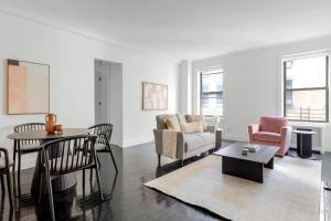 Midtown 2br w roofdeck doorman nr Central Park NYC-1247