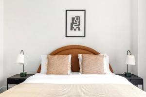 Midtown 2br w roofdeck doorman nr Central Park NYC-1247