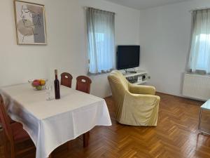 Burle Apartment with private parking