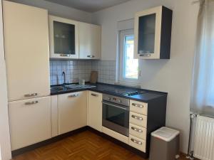 Burle Apartment with private parking
