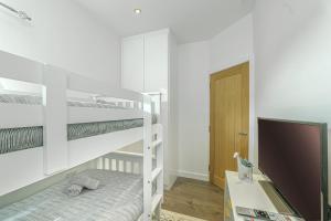 Spacious 3-Bed Apartments in the Heart of Bromley Modern Comfort & Convenience