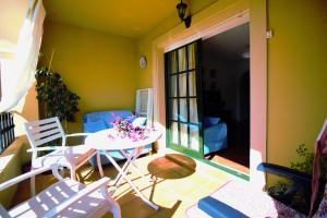 2 Bed Apartment - Pool Terrace Parking