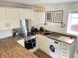 Laburnum No2 by Oracle