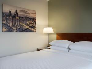 Family Room room in Liverpool Marriott Hotel City Centre
