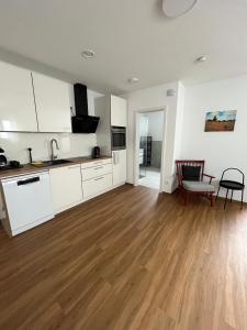 Moderne Einliegerwohnung am Park