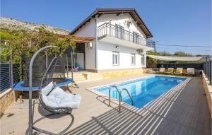 obrázek - Nice Home In Tugare With Outdoor Swimming Pool