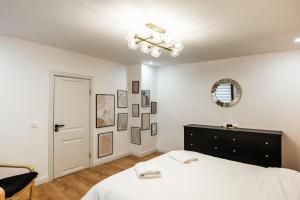 Rope Street eState Picturesque