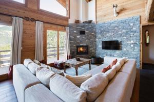 Authentic Swiss Spa Chalet Nesoya Jacuzzi Sauna