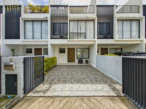 Townhouse in Laguna Park