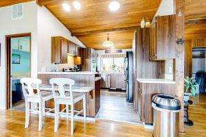 Resting Eagle Beach House