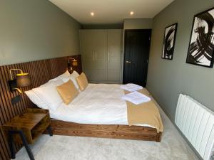 Luxury 2 Bedroom Apartment w Free Parking