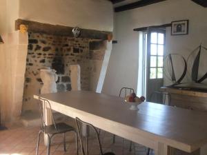 Hotels Chateau De Champdolent : photos des chambres