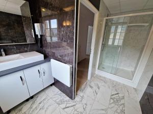 Appart'hotels ROYAL LUCHON : photos des chambres