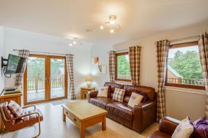 Lord Galloway 35 with Hot Tub