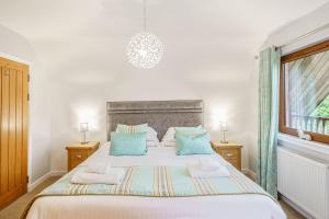 Lord Galloway 35 with Hot Tub