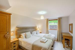 Lord Galloway 35 with Hot Tub