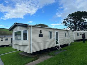 Newquay Bay Porth Caravan - 6 berth - Ubytování bez kategorie ve městě Newquay