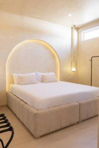 Presidential Studio with Gated Parking at Casas Sanblu