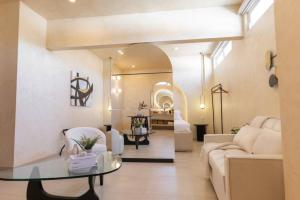 Presidential Studio with Gated Parking at Casas Sanblu