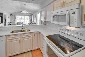 Myrtle Beach Condo with Balcony Golf Course On-Site