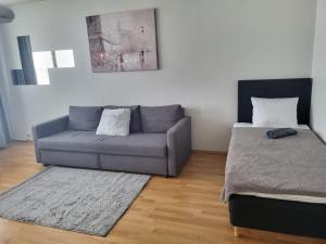 LibO-apartment, Inkilänmäki 23 with free parking