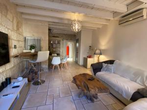 Maisons de vacances Bienvenue au 6 - Calme et charme de la pierre. : photos des chambres