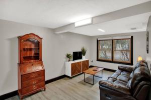 Unique Downtown 2br 2ba close to everything Apt.B