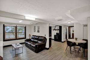 Unique Downtown 2br 2ba close to everything Apt.B