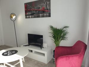 TOTU TODAY - POSNANIA - MALTA APARTAMENTY , Faktura VAT, self check-in, bezpłatny parking