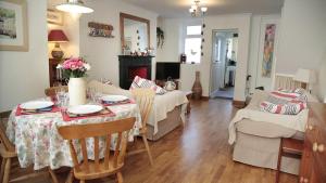 Tichbourne Street, Mumbles