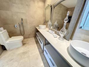 YOO luxury tower front sea view apartment