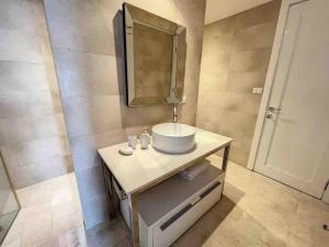 YOO luxury tower front sea view apartment