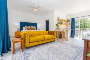 The Yellow Door Guesthouse - Beacon Bay