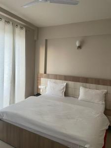 Omaxe krishna luxury stays