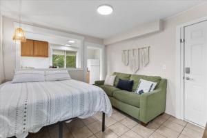 Unit 7: Updated downtown 1 bedroom!