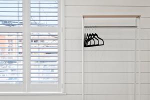 Boutique Room steps from Downtown Mall Rose Jean Room 3