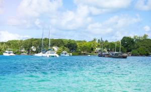 Family apartment with sea view - 140 m² in Trou dEau Douce