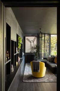 Luxurious Penthouse, Expansive Wrap-Around Terrace