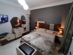 شقة مكرم عبيد للعائلات فقط 21 families only