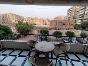 شقة مكرم عبيد للعائلات فقط 21 families only