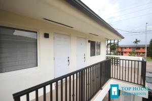 251 AirportTop House Apartments