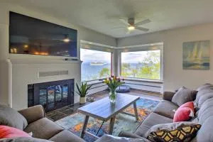 Chic Port Angeles Home with Oceanfront Balcony! - Mount Pleasant