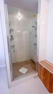 Appart vue 360°, Paris, Parking