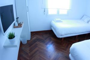 Twin Room with Shared Bathroom room in Zubia Urban Rooms